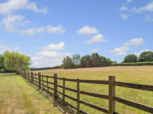 House for sale in Stanford On Avon, Leicestershire