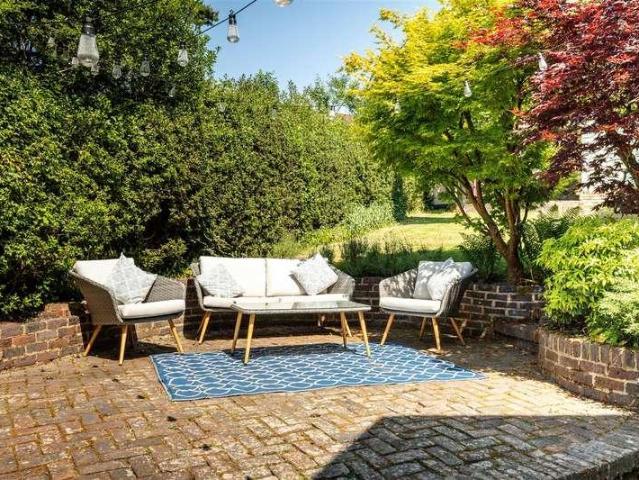 House for sale in Perryfields, West Sussex