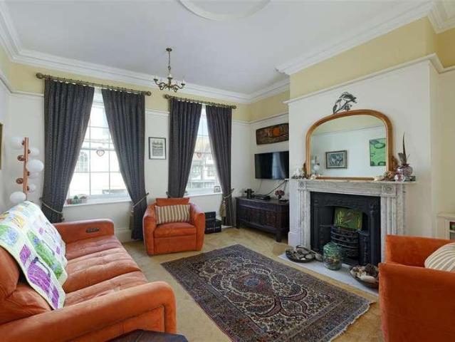 House for sale in Oad Street, Kent