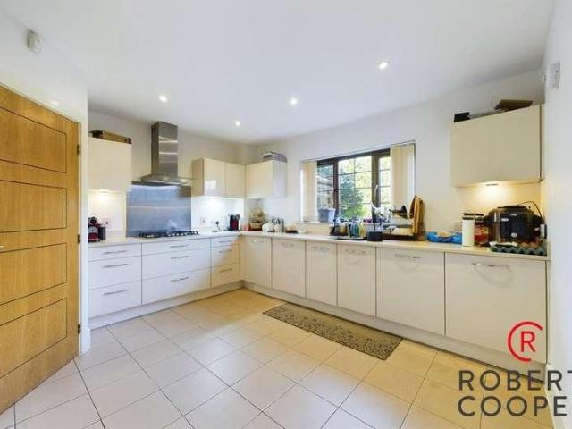 House for sale in Greater London