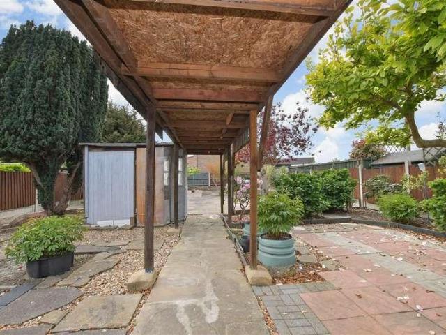 House for sale in Rainham, Greater London