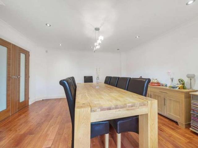 House for sale in Batchworth