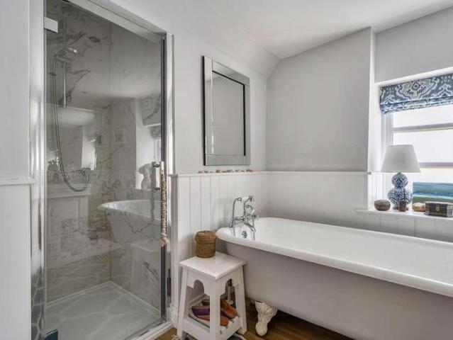 House for sale in Weare