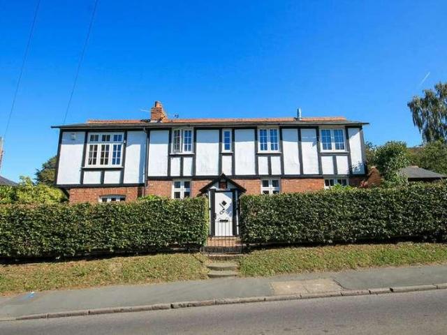 House for sale in Hillview, Surrey