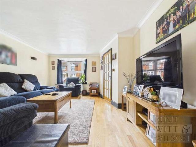 House for sale in Silverhill Park, Hastings