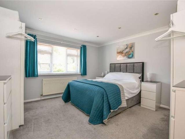 House for sale in Emmbrook, Wokingham