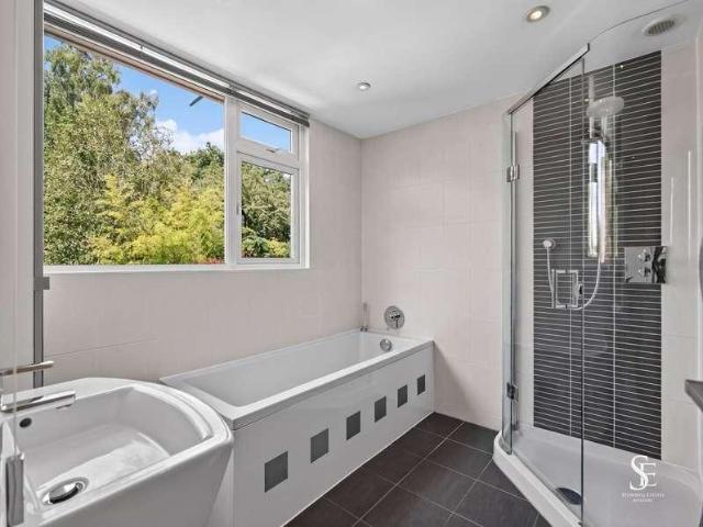 House for sale in Waltham St Lawrence