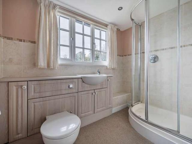 House for sale in Finchampstead