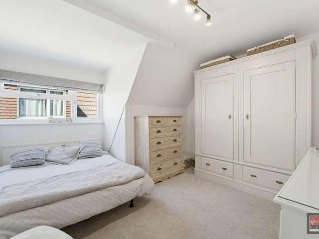 House for sale in Lower Halliford, Surrey