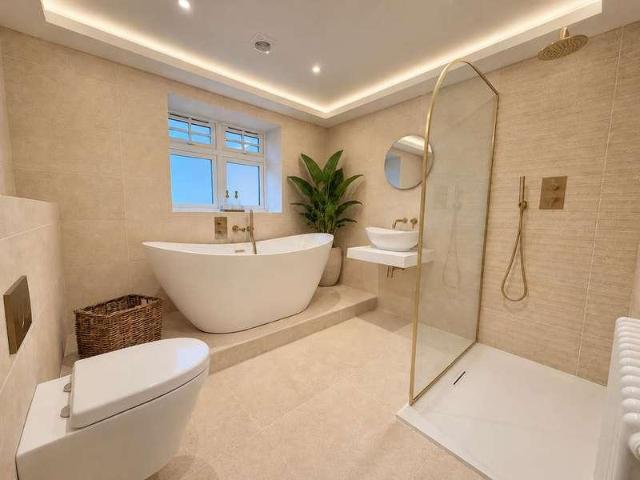 House for sale in Dunstable, Central Bedfordshire