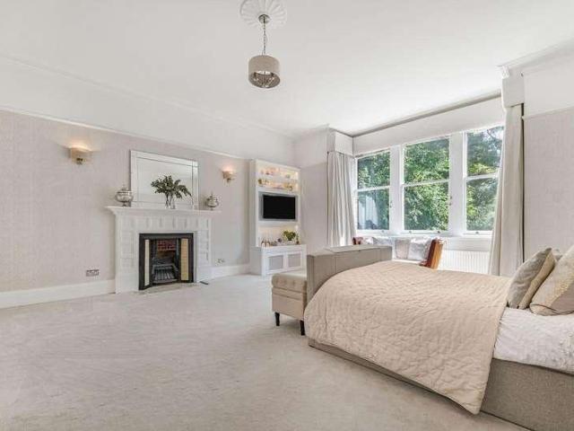 House for sale in Widmore, Greater London
