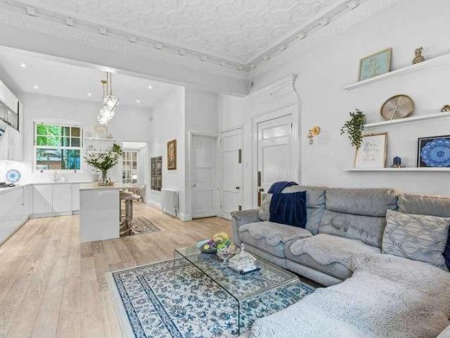 House for sale in Hillmorton Paddox, New Bilton