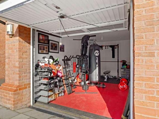 House for sale in South Oxhey, Batchworth