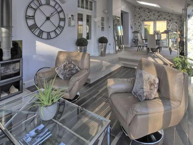 House for sale in Caldermoor, Burnedge