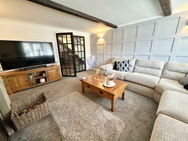 House for sale in Halifax, Midgley