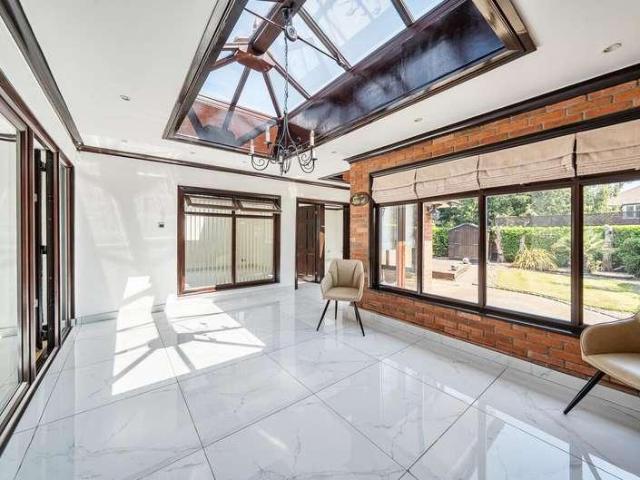House for sale in Broadfields, Greater London