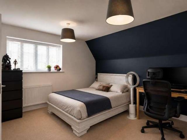 House for sale in Upton