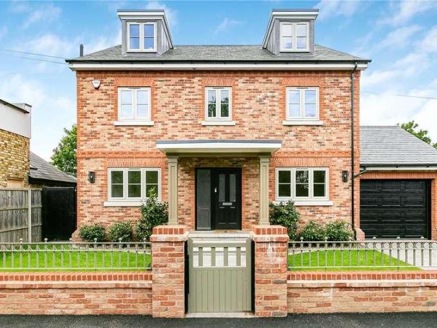 House for sale in Lower Halliford, Surrey