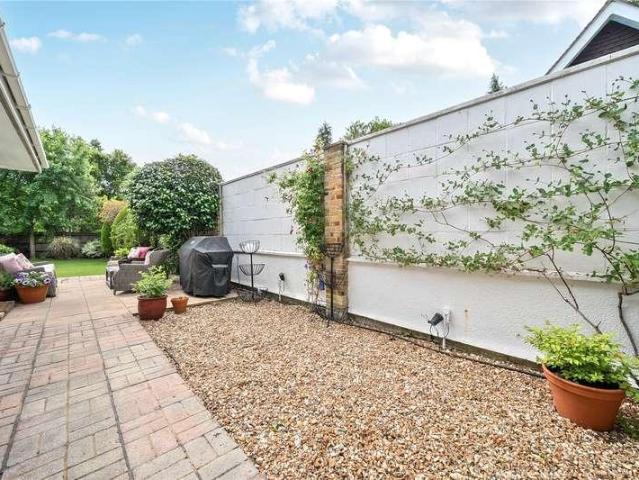 House for sale in Heatherside, Heol-las