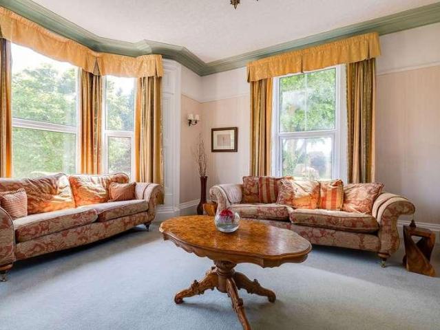 House for sale in Childer Thornton, Cheshire