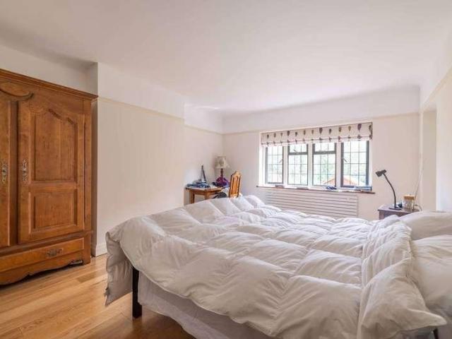 House for sale in Gerrards Cross, Denham