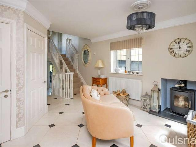 House for sale in Bromsgrove, Worcestershire