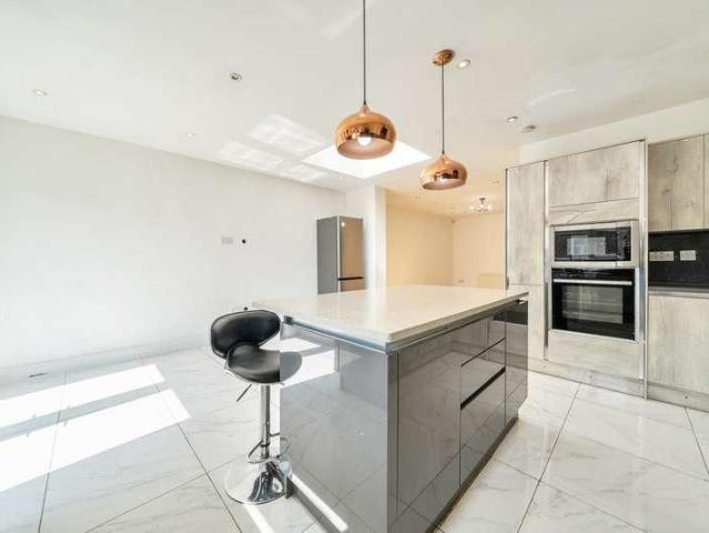 House for sale in Lane, Greater London