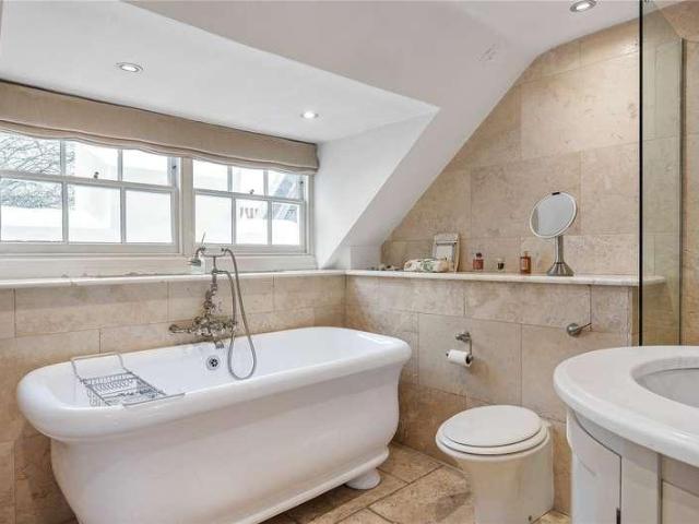 House for sale in Barnsbury, Greater London