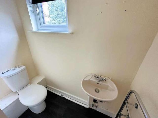 House for sale in Hut Green, Eggborough
