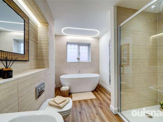 House for sale in Bromsgrove, Worcestershire