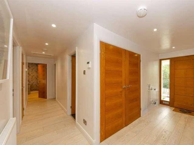 House for sale in Mochdre