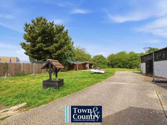 House for sale in Brightlingsea, Dale Hill