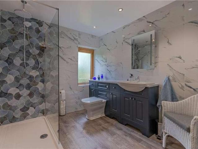 House for sale in Rawdon, West Yorkshire