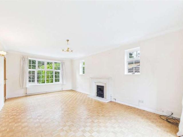 House for sale in Old Dean, Heol-las