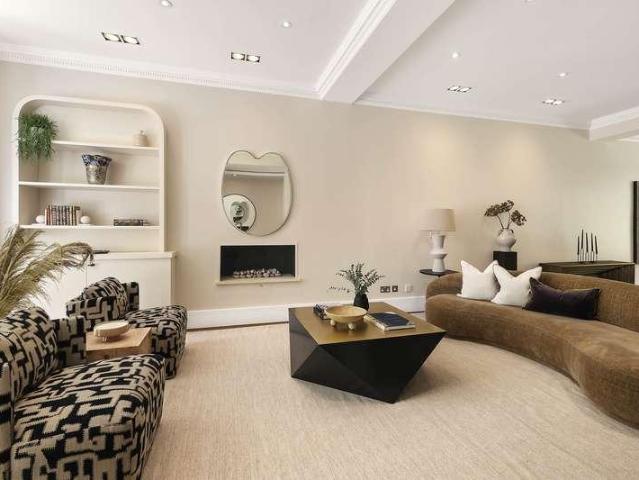 House for sale in Kensington, Greater London