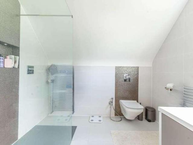 House for sale in Northwood, Northwood