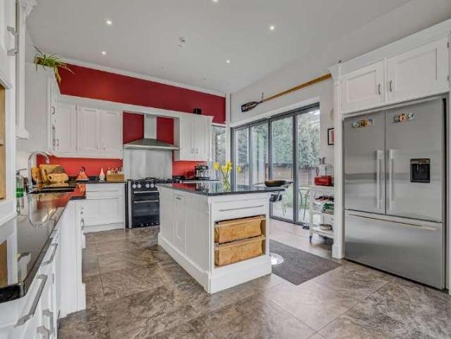 House for sale in East Sheen, Greater London