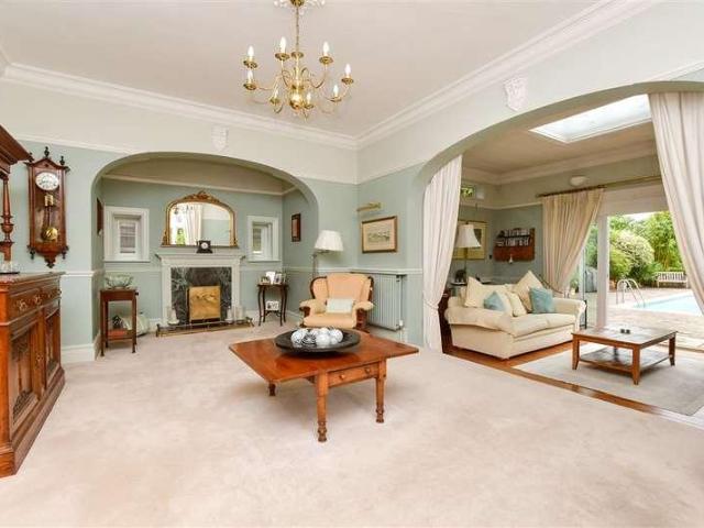 House for sale in London Borough of Croydon, Purley
