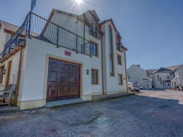 House for sale in Pembroke Dock, Wales