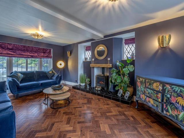 House for sale in Kingswinford, West Midlands