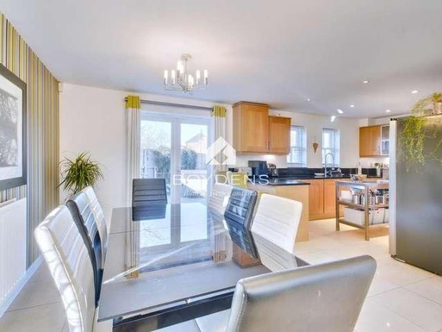 House for sale in Chipping Hill, Essex