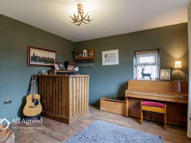 House for sale in Kedleston, East Midlands