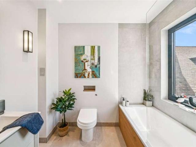 House for sale in Streatham, Greater London