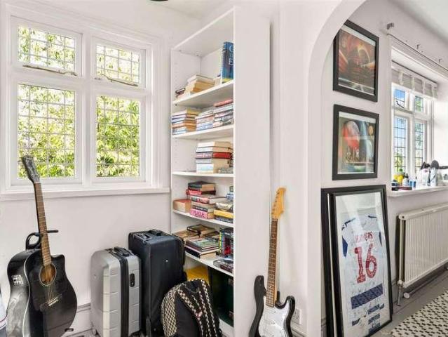 House for sale in Berrick Salome, Oxfordshire