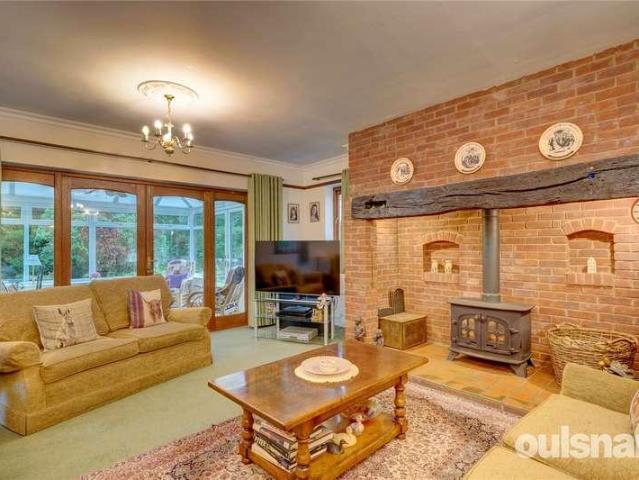 House for sale in Bromsgrove, Worcestershire
