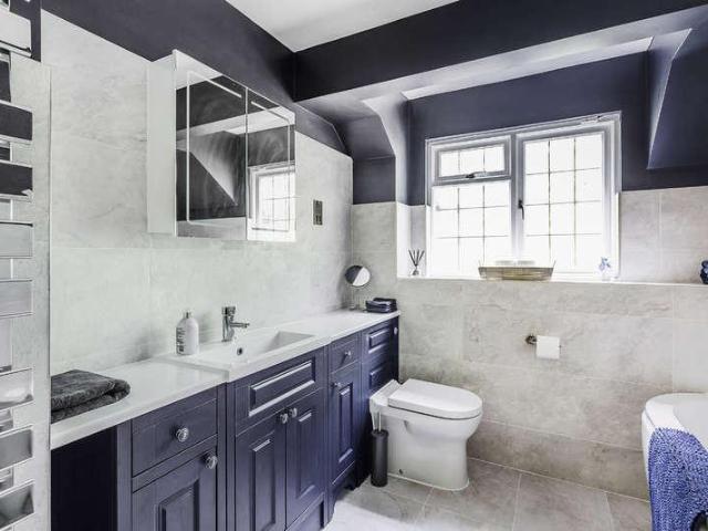 House for sale in Oxted, Hillview
