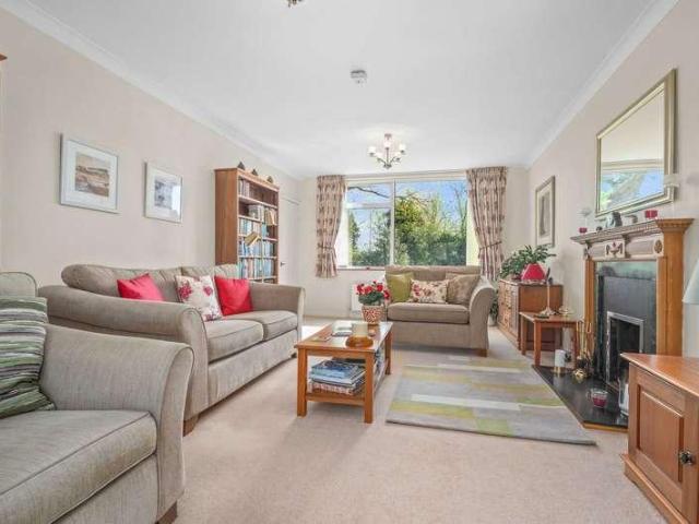 House for sale in Green Close, Warwickshire