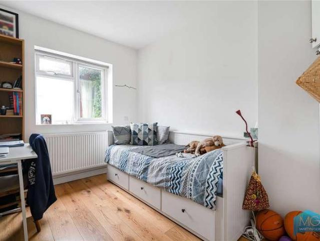 House for sale in New Southgate, Greater London
