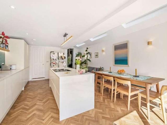 House for sale in Nunhead, Greater London