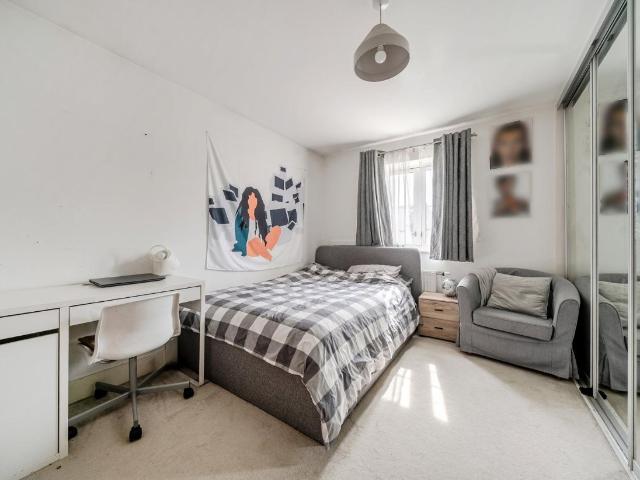 House for sale in Hounsome Fields, Priest Down